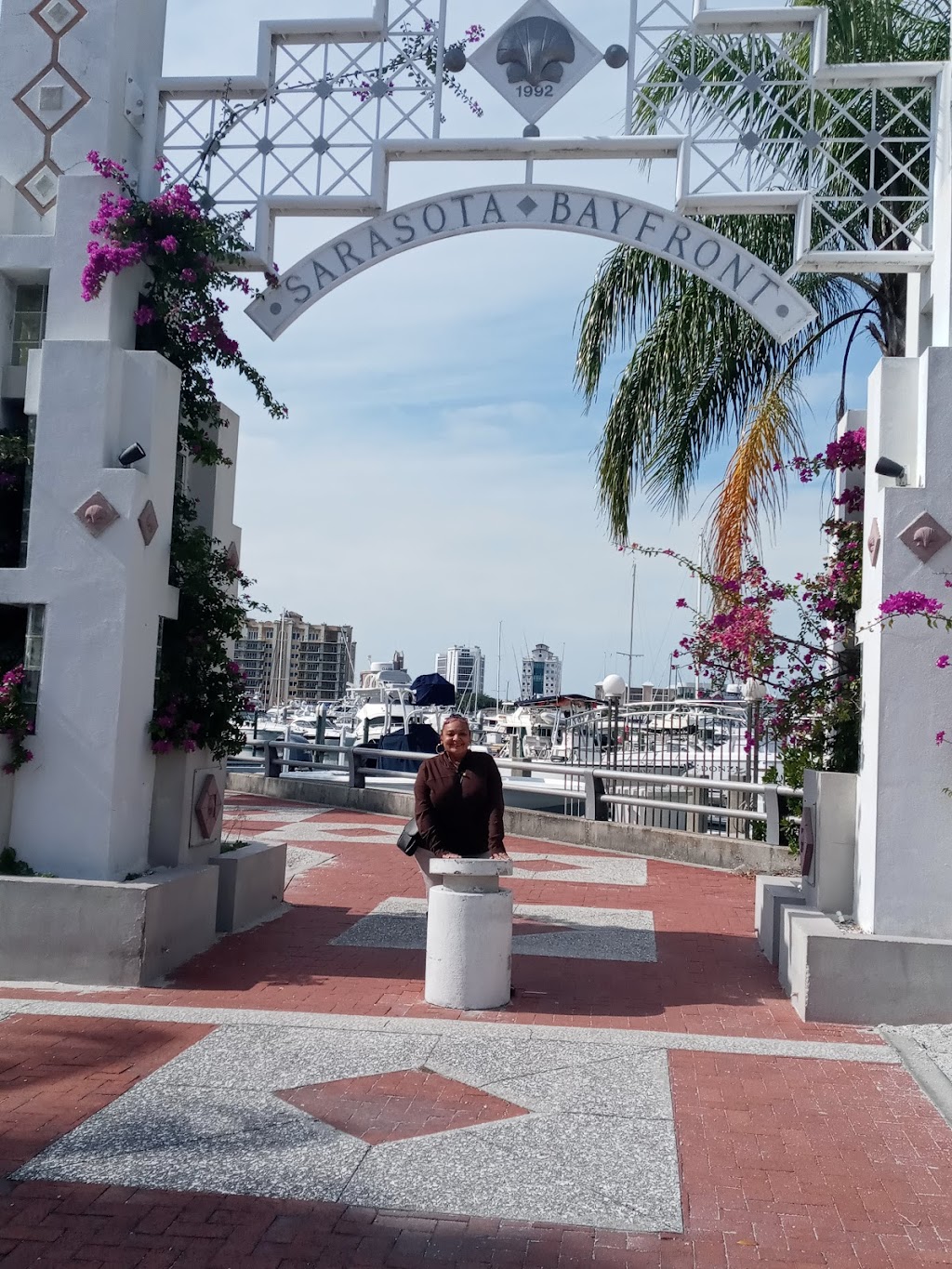 Shell | 2525 N Tamiami Trail, Sarasota, FL 34234, USA | Phone: (941) 388-7157