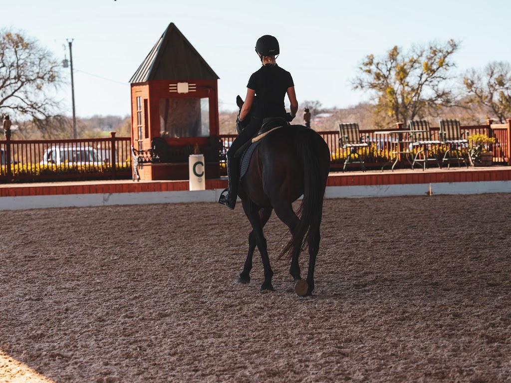 White Fences Equestrian Center | 10908 Jones Rd, Manor, TX 78653, USA | Phone: (512) 865-8281