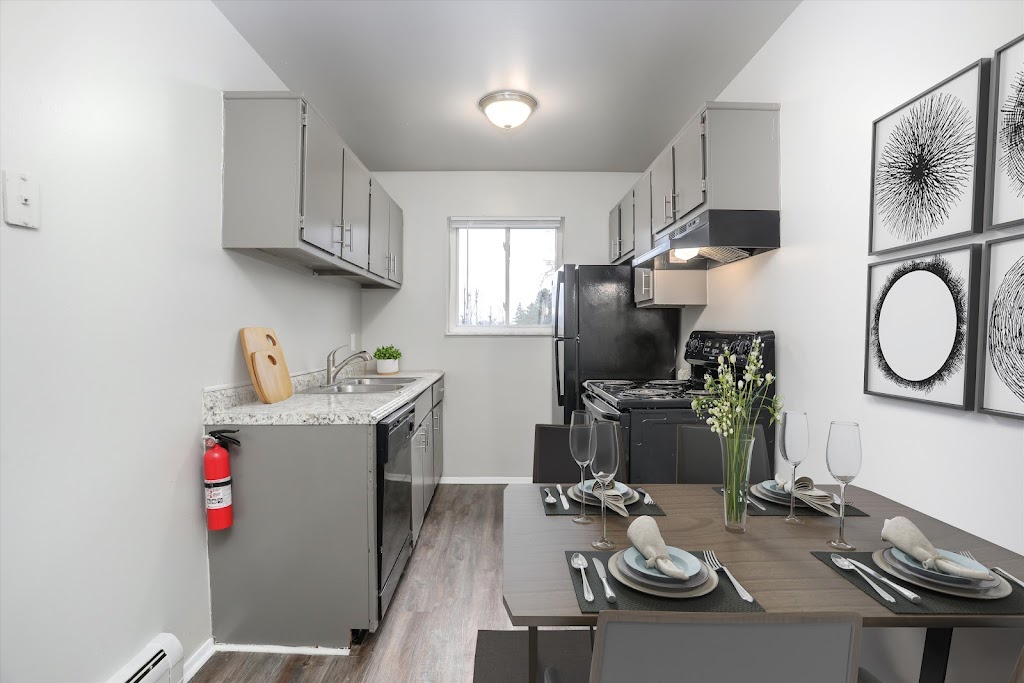 The Pointe at Cherry Hill | 332 S Hubbard Ct, Westland, MI 48186, USA | Phone: (734) 589-1746