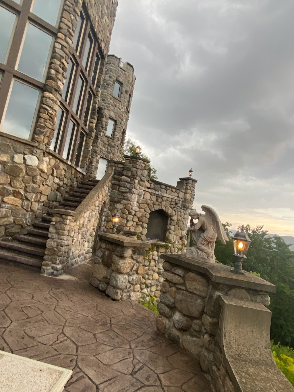 Highlands Castle | 19 Skyline Dr, Bolton Landing, NY 12814, USA | Phone: (518) 796-9118