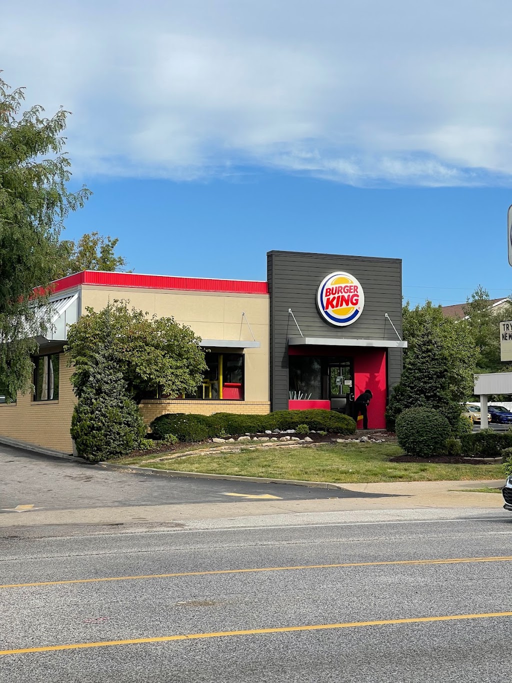 Burger King | 8411 N Lindbergh Blvd, Florissant, MO 63031, USA | Phone: (314) 838-0220