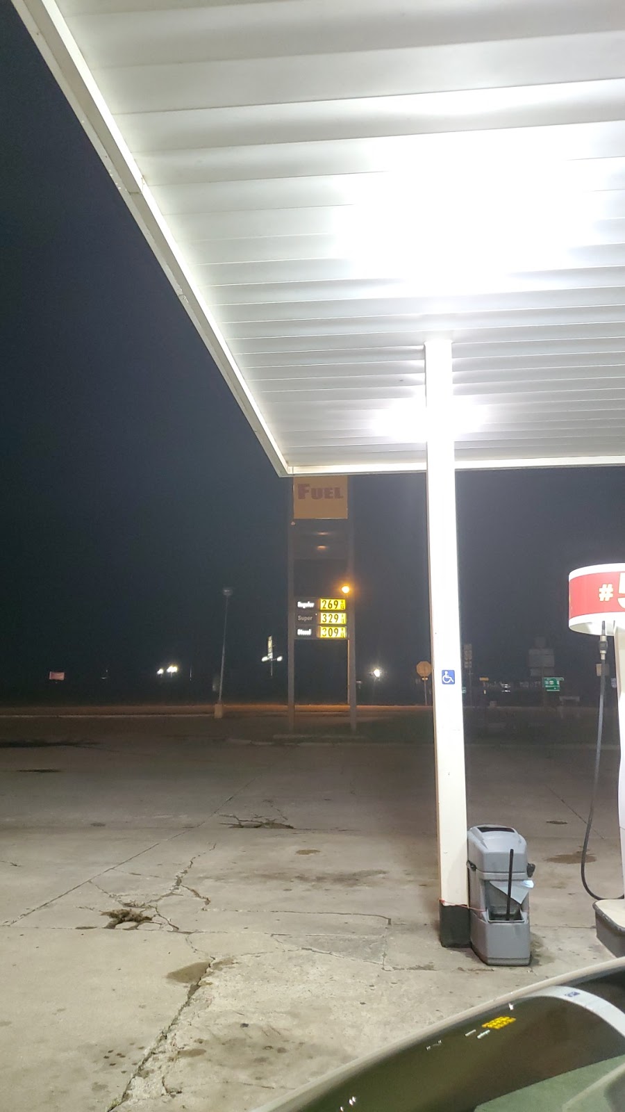 Shell | 102 Dewey Bartlett Rd, Henryetta, OK 74437, USA | Phone: (918) 652-3210