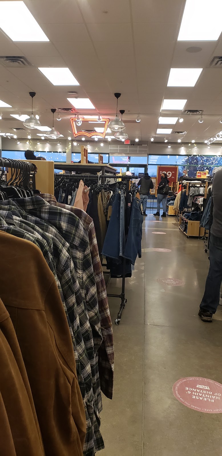 Levis Outlet Store | 6415 Labeaux Ave NE STE A210, Albertville, MN 55301 | Phone: (763) 497-0563