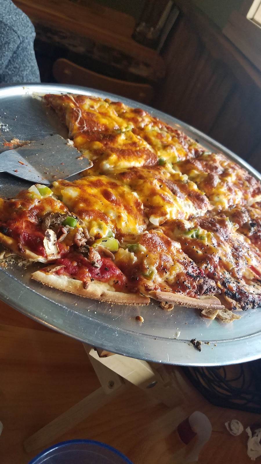 Log Tavern Pizza | 102 Spring Creek Rd, Lodi, WI 53555, USA | Phone: (608) 592-0641