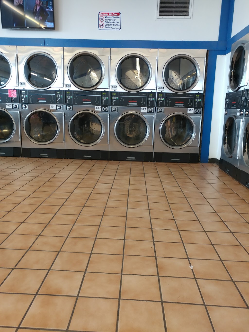 Spincycle Coin Laundry | 9828 Buckeye Rd, Cleveland, OH 44104 | Phone: (216) 231-7740