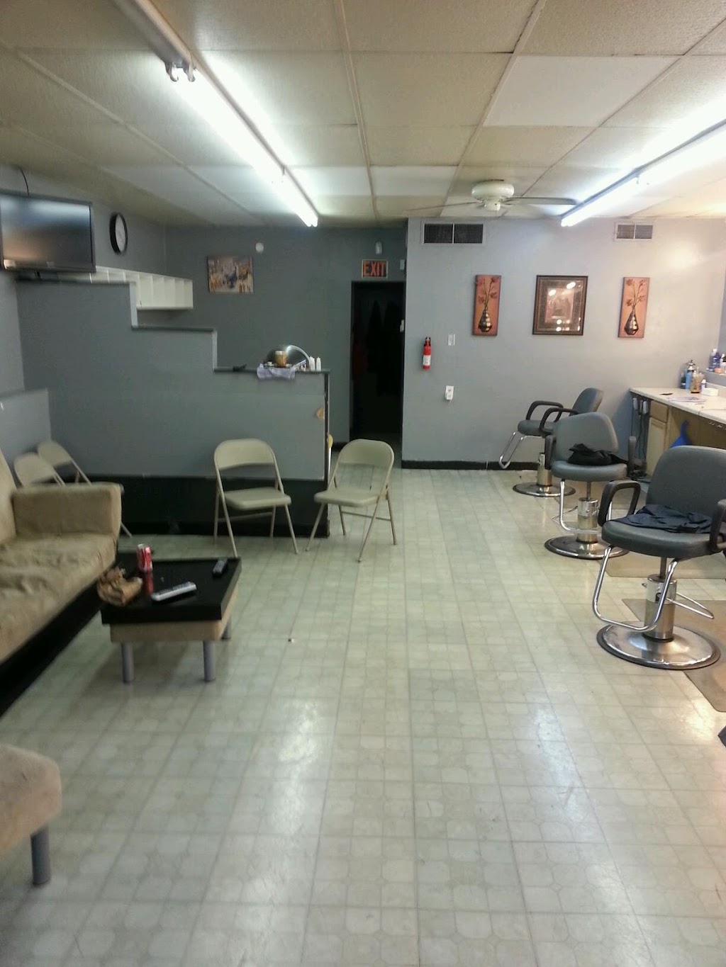 Top Notch Barber & Beauty Sln | 1210 Chambers Rd, Ferguson, MO 63135, USA | Phone: (314) 524-0505