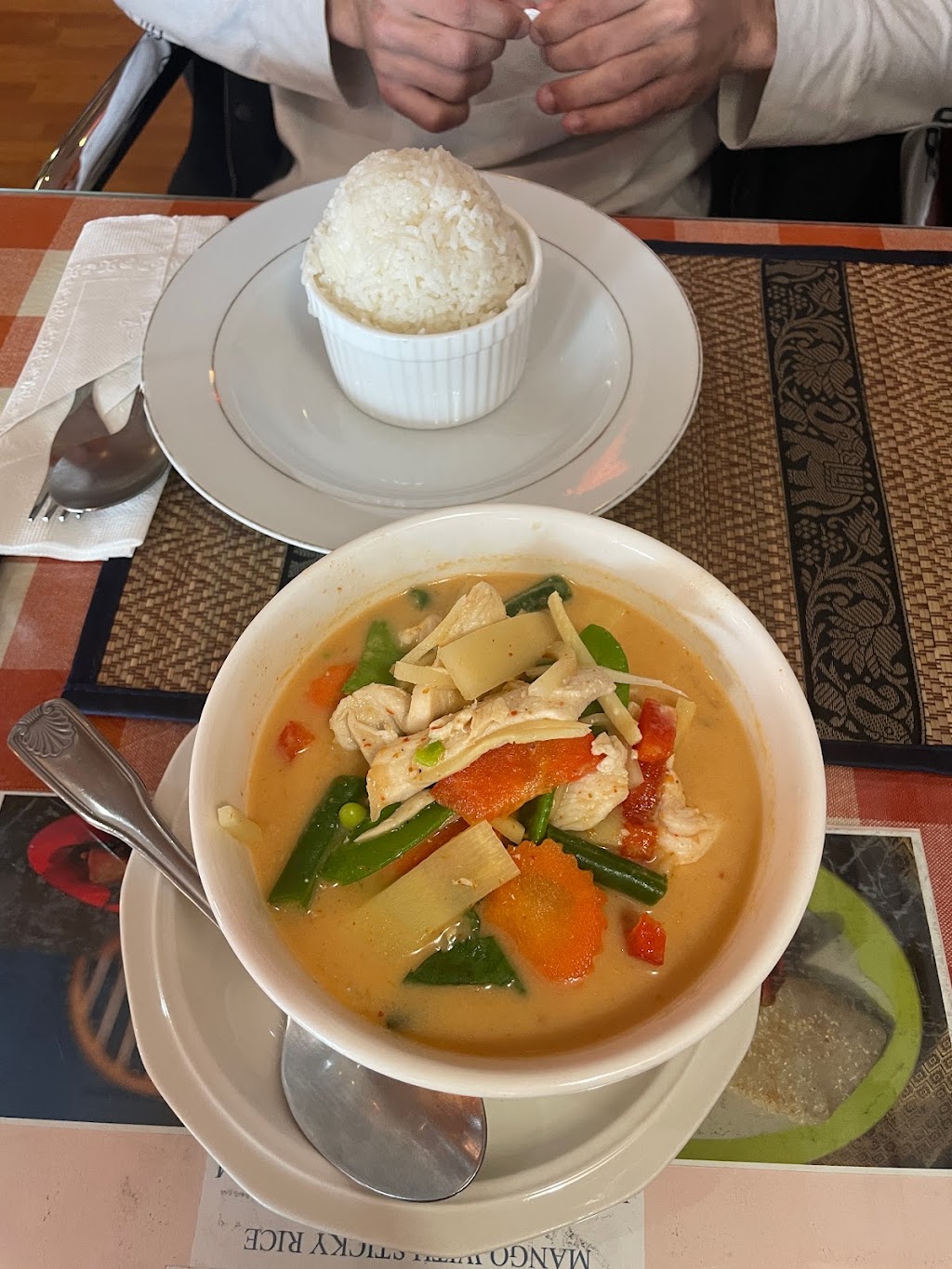 M Thai Kitchen | 181 Mitchells Chance Rd, Edgewater, MD 21037, USA | Phone: (410) 956-0952