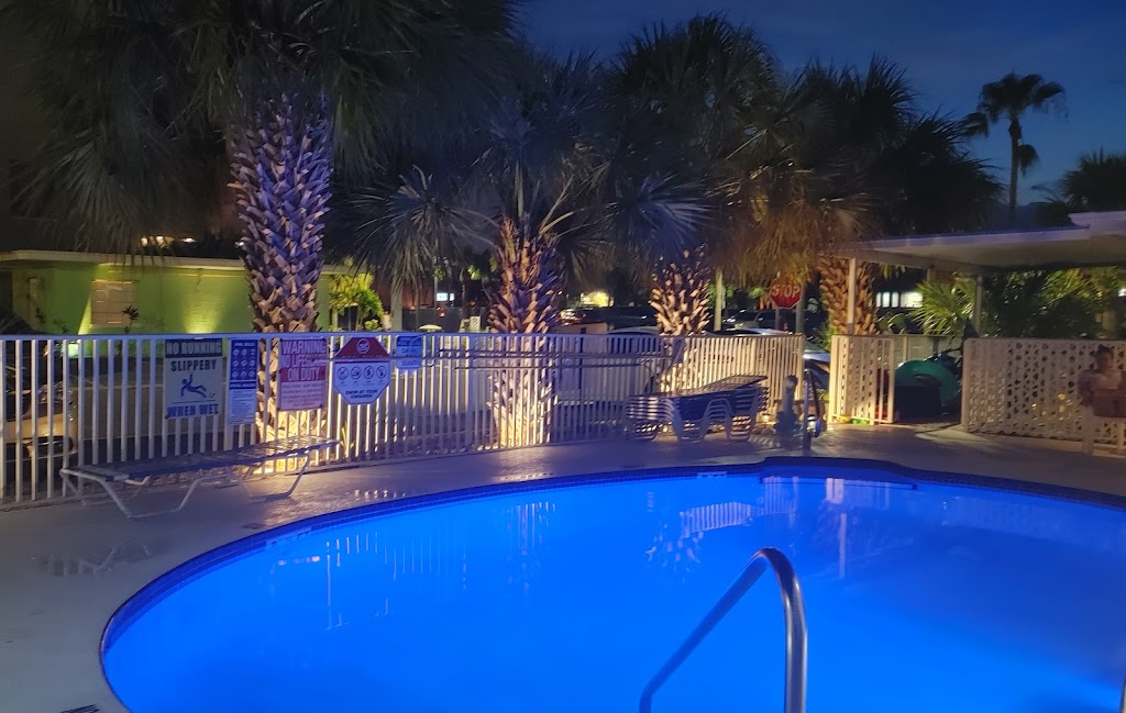 Tropical Sky Ranch Motel | 333 Coronado Dr, Clearwater Beach, FL 33767, USA | Phone: (727) 442-9002