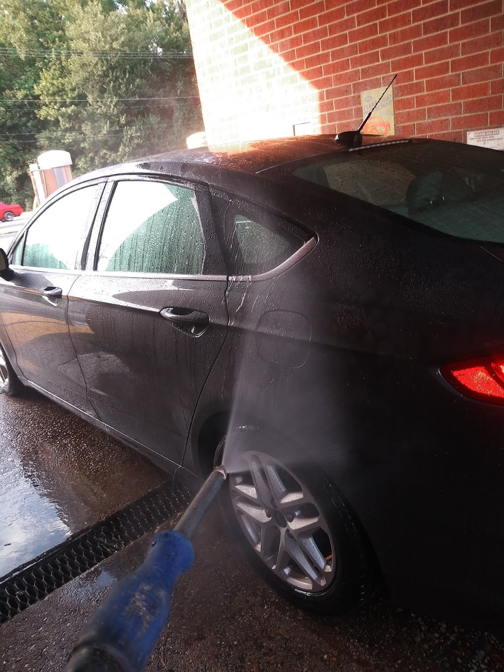 Harpersville Road Car Wash | 1055 Harpersville Rd, Newport News, VA 23601, USA | Phone: (757) 871-0499