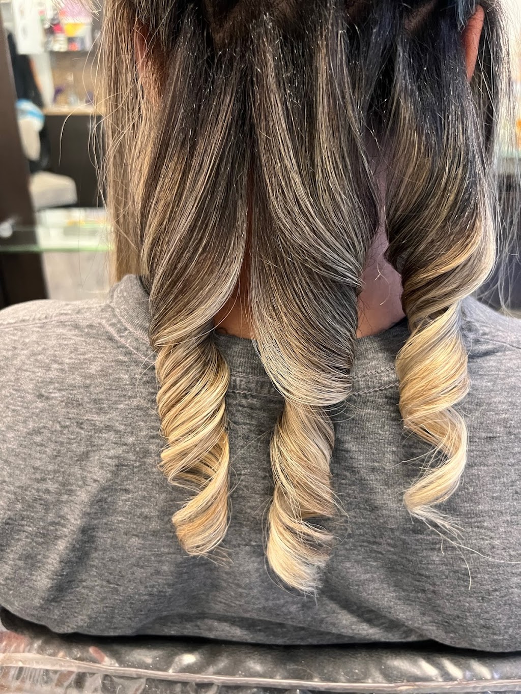 Deevas hair Dominican salon | 12373 Hornsby Ln suite 105, Newport News, VA 23602, USA | Phone: (757) 818-7202
