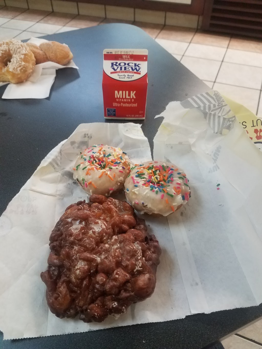 Yum Yum Donuts | 4351 Maine Ave, Baldwin Park, CA 91706 | Phone: (626) 962-9254