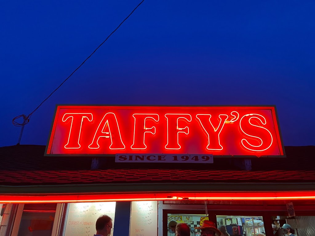 Taffys Hot Dog Stand | 3261 Orchard Park Rd, Orchard Park, NY 14127, USA | Phone: (716) 675-0264