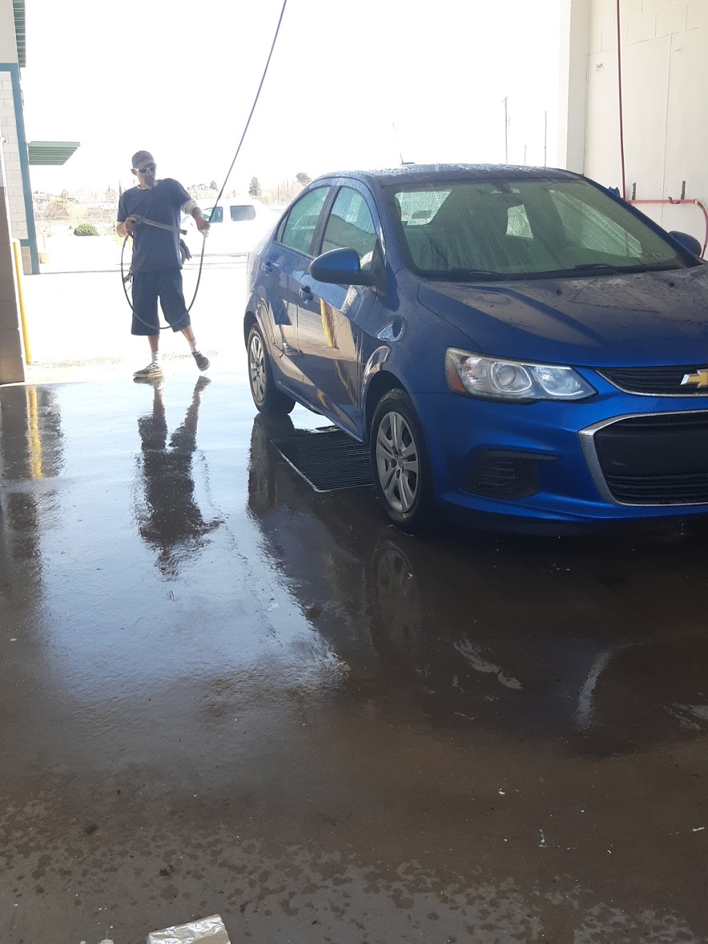 Lobos Car Wash | 400 McCombs Rd, Chaparral, NM 88081, USA | Phone: (575) 824-9274