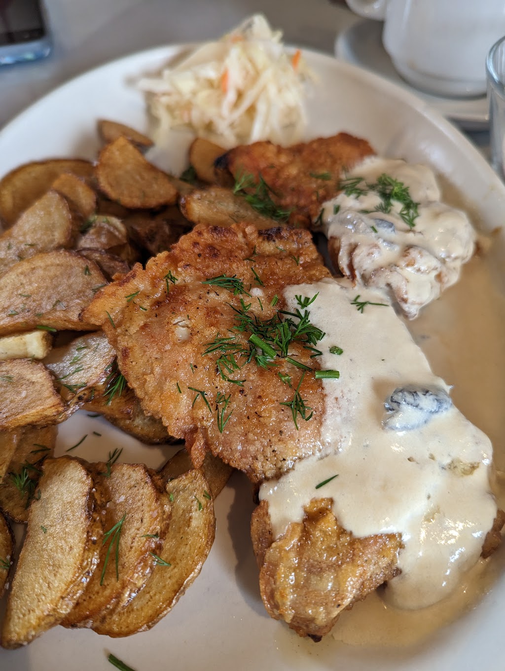 Kalinka Russian Cuisine | 1714 Victory Blvd, Glendale, CA 91201, USA | Phone: (747) 240-6868