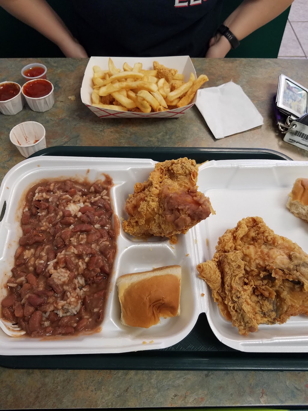 Leaders Fried Chicken Inc | 44014 LA-431 #8, St Amant, LA 70774, USA | Phone: (225) 622-3543