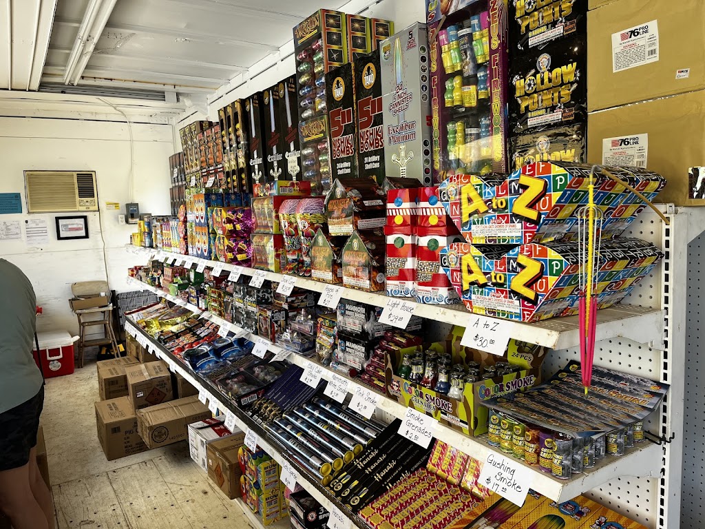 Gandolfs Fireworks | 11354 FM2164, Sanger, TX 76266, USA | Phone: (940) 368-7799