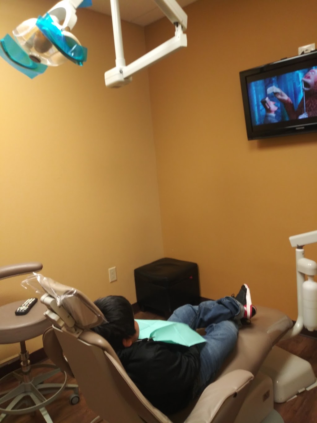 Kings Dental | 6521 Duck Creek Dr, Garland, TX 75043, USA | Phone: (214) 703-6900