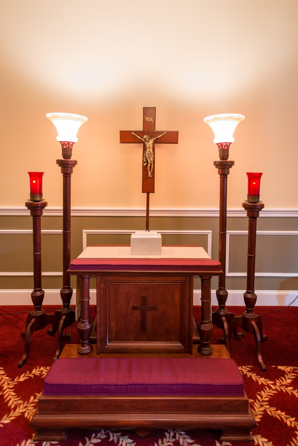 Jefferson Funeral Chapel | 5755 Castlewellan Dr, Alexandria, VA 22315 | Phone: (703) 971-7400