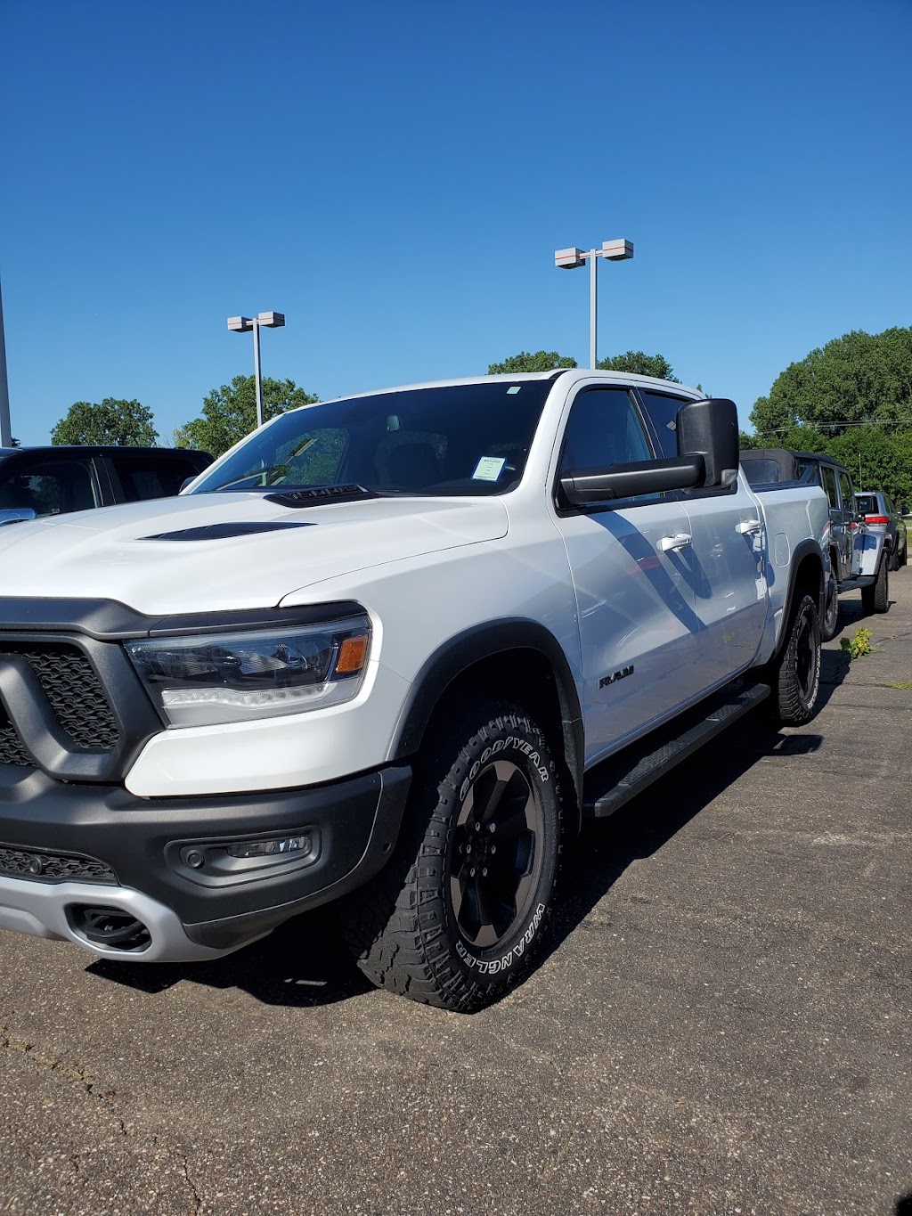 White Bear Dodge Cars | 3430 Hwy 61 N, St Paul, MN 55110, USA | Phone: (651) 482-6100