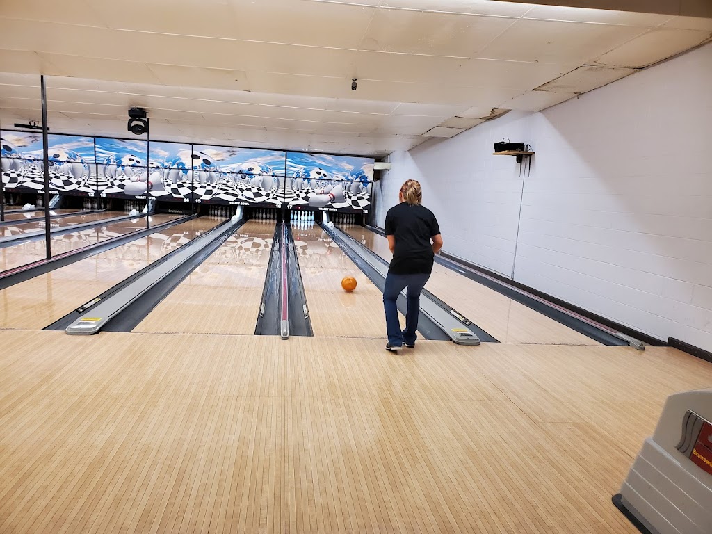 Valley Bowl | 12829 CA-145, Madera, CA 93637, USA | Phone: (559) 674-0951