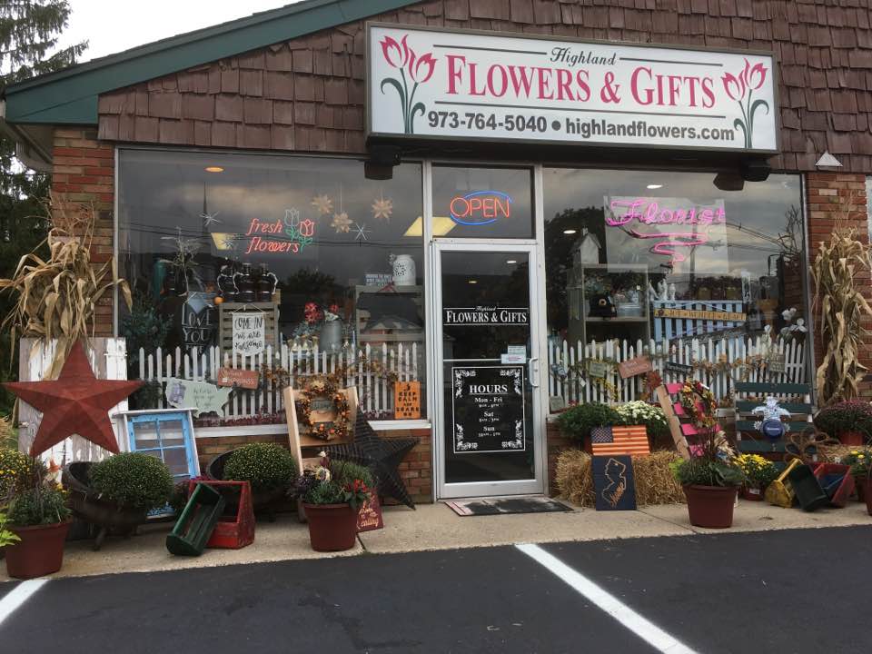 Highland Flowers and Gifts | 3 Church St, Vernon Township, NJ 07462, USA | Phone: (973) 764-5040