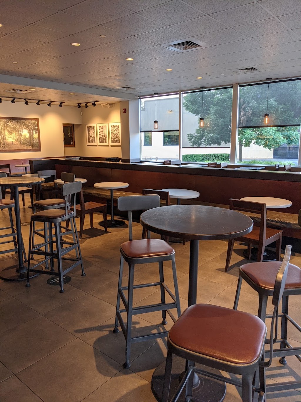 Starbucks | 177 NJ-17 South, Paramus, NJ 07652, USA | Phone: (201) 599-0740