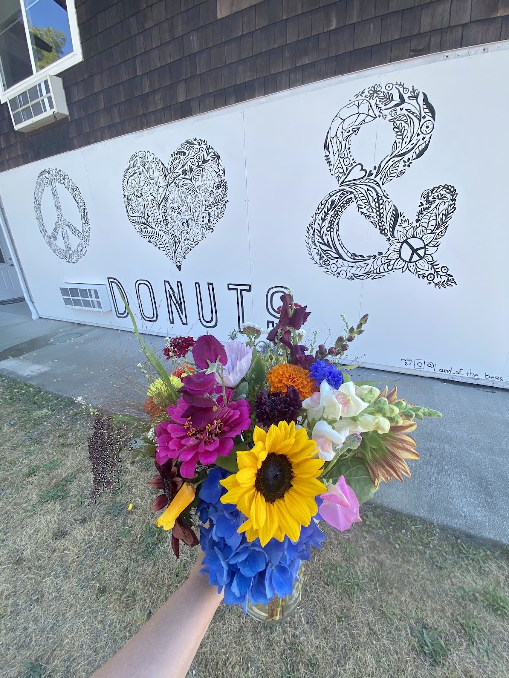 Peace, Love, & Donuts | 18350 WA-3, Allyn, WA 98524, USA | Phone: (360) 205-5971