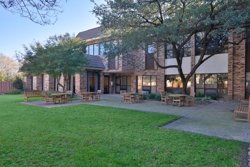 The Traymore at Park Cities | 4315 Hopkins Ave, Dallas, TX 75209, USA | Phone: (214) 358-3131