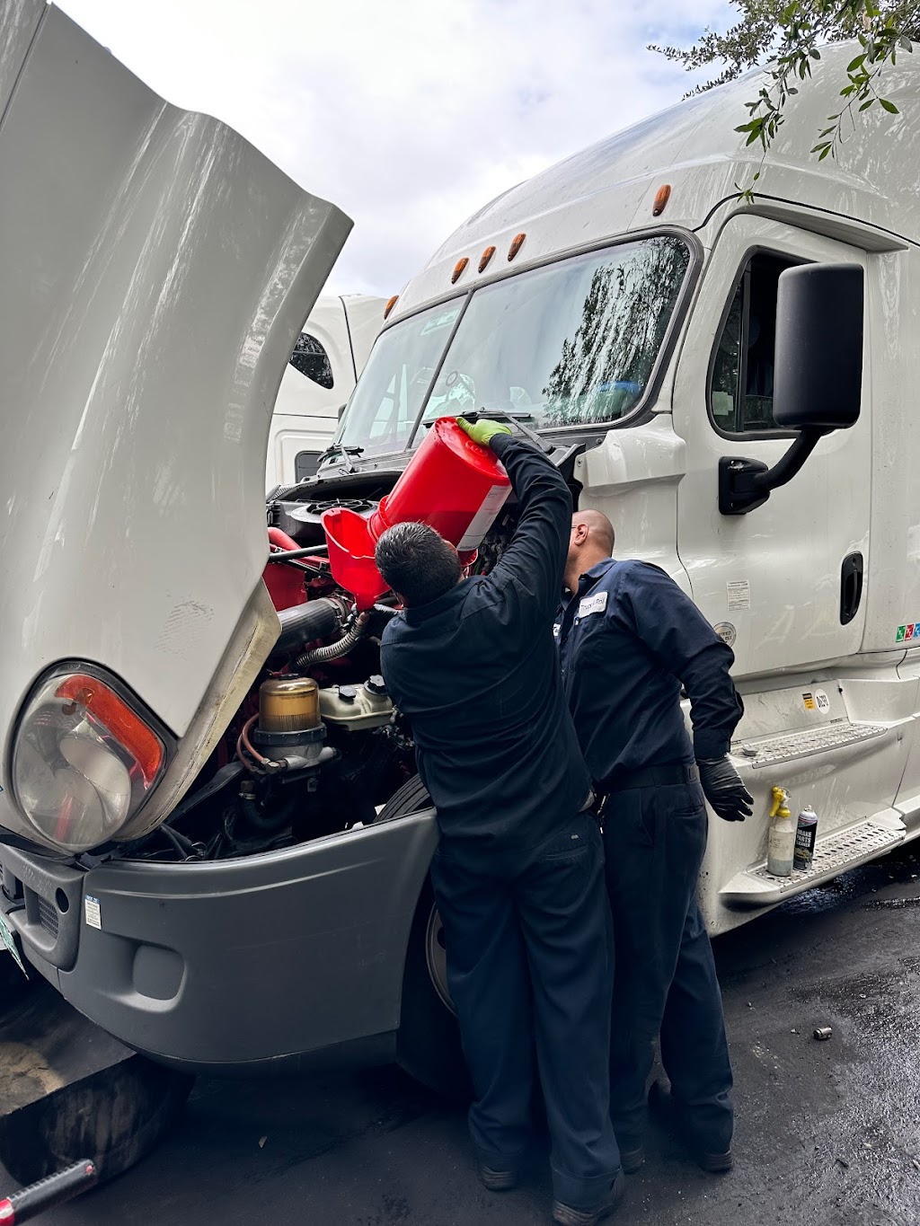 Truck N Roll Truck Repair Services Orlando | 9880 Sidney Hayes Rd, Orlando, FL 32824, USA | Phone: (321) 202-1882