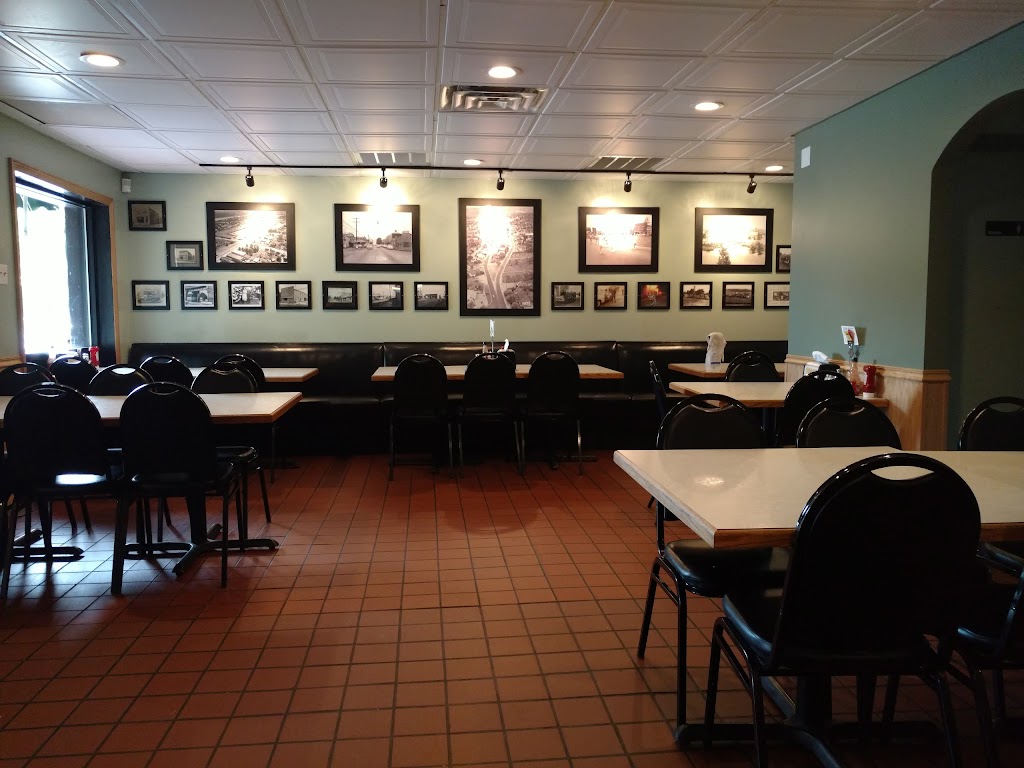 Phillippis Family Dining | 2105 Freeport Rd, Natrona Heights, PA 15065, USA | Phone: (724) 226-3505