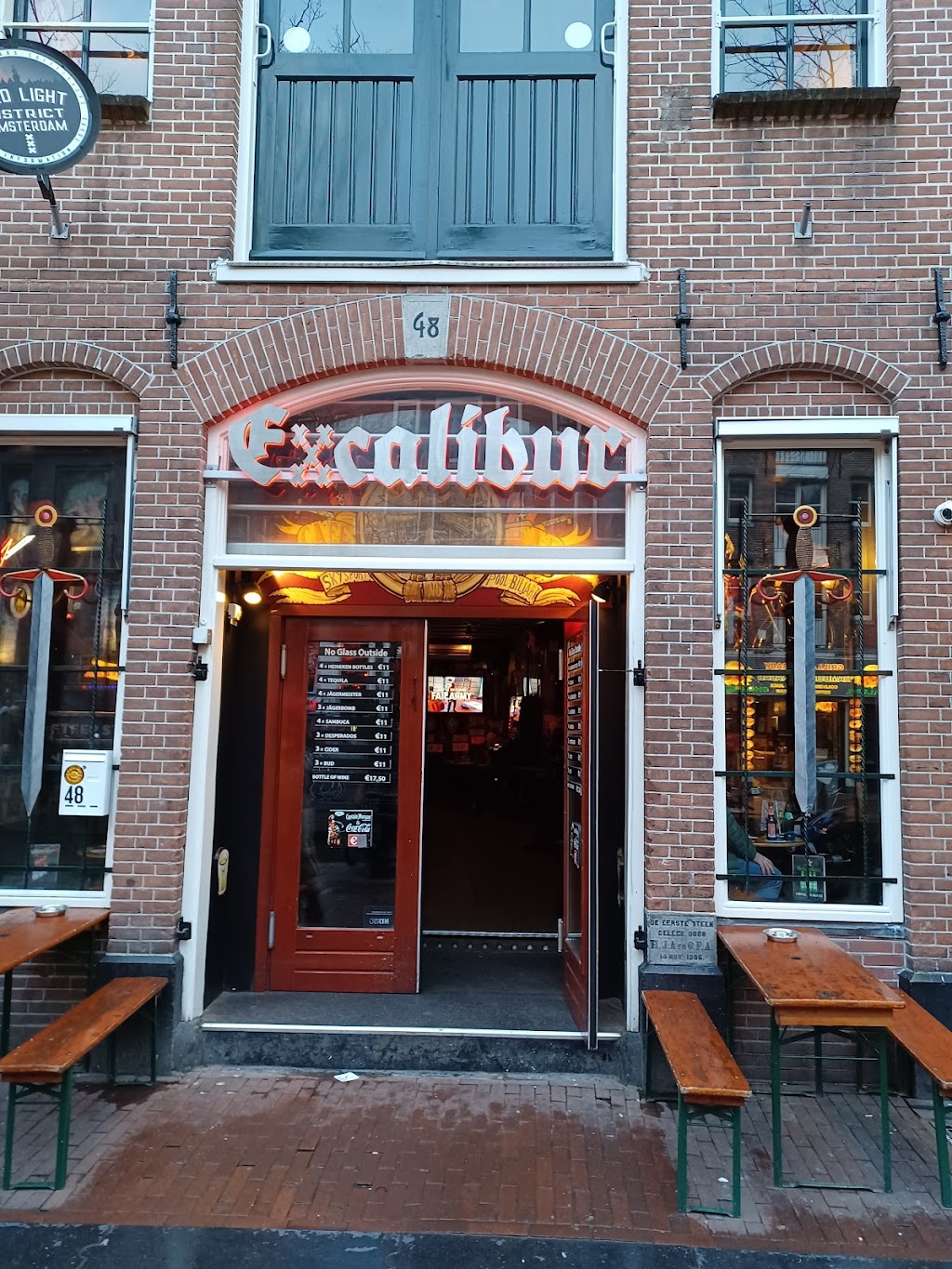 Excalibur Café | Oudezijds Achterburgwal 48, 1012 DP Amsterdam, Netherlands | Phone: 06 11928793