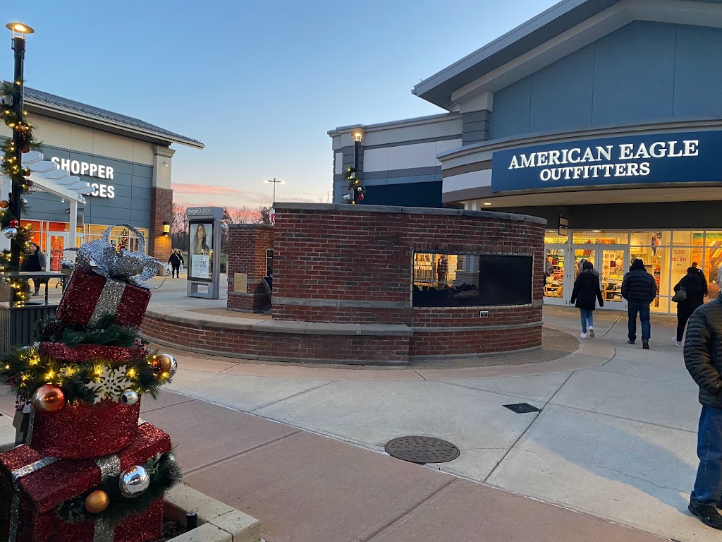 American Eagle Outfitters | 400 S Wilson Rd #200, Sunbury, OH 43074, USA | Phone: (740) 965-3780