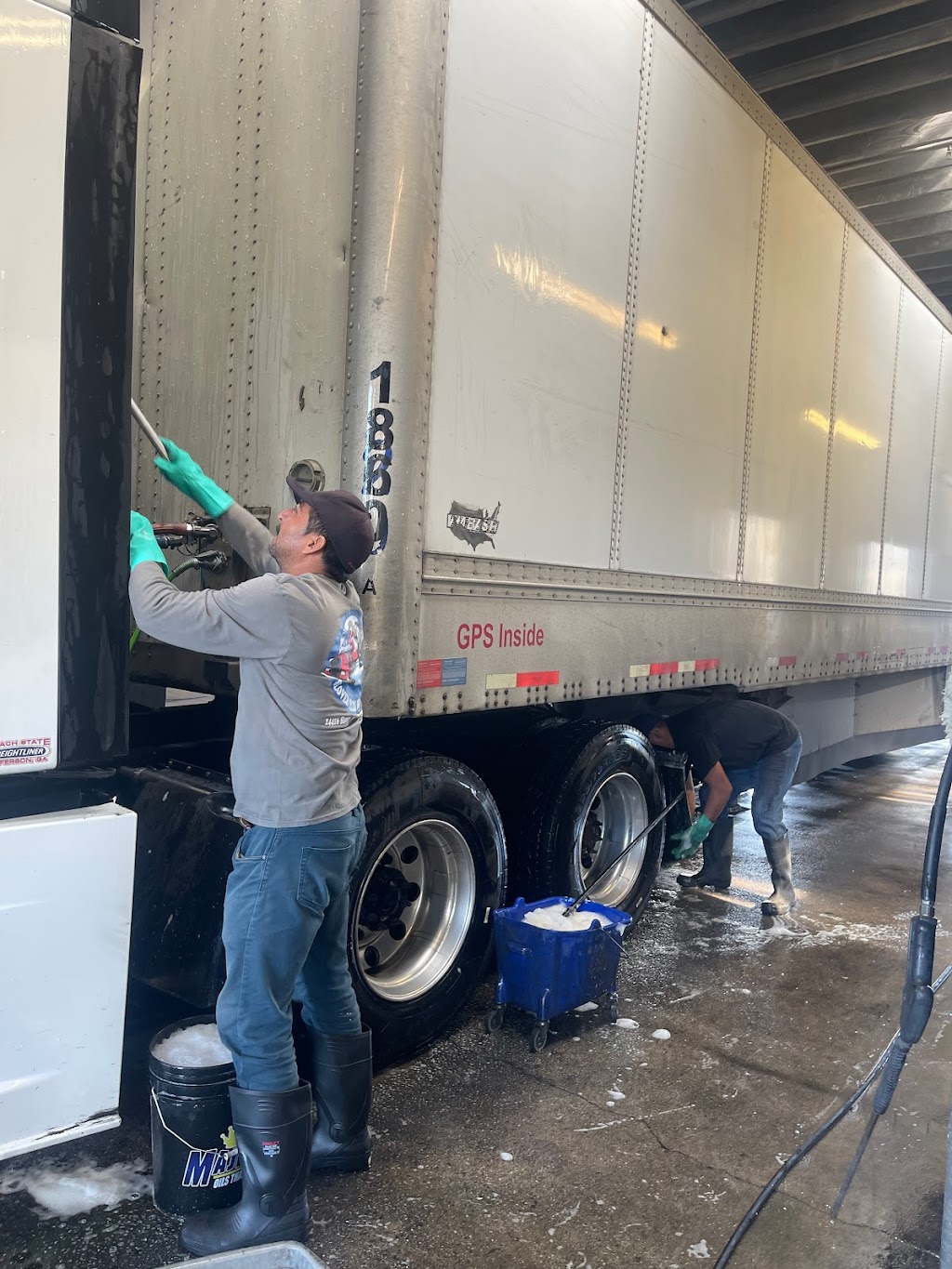 Slover Truck Wash And Detail | 14416 Slover Ave, Fontana, CA 92337, USA | Phone: (909) 491-7575