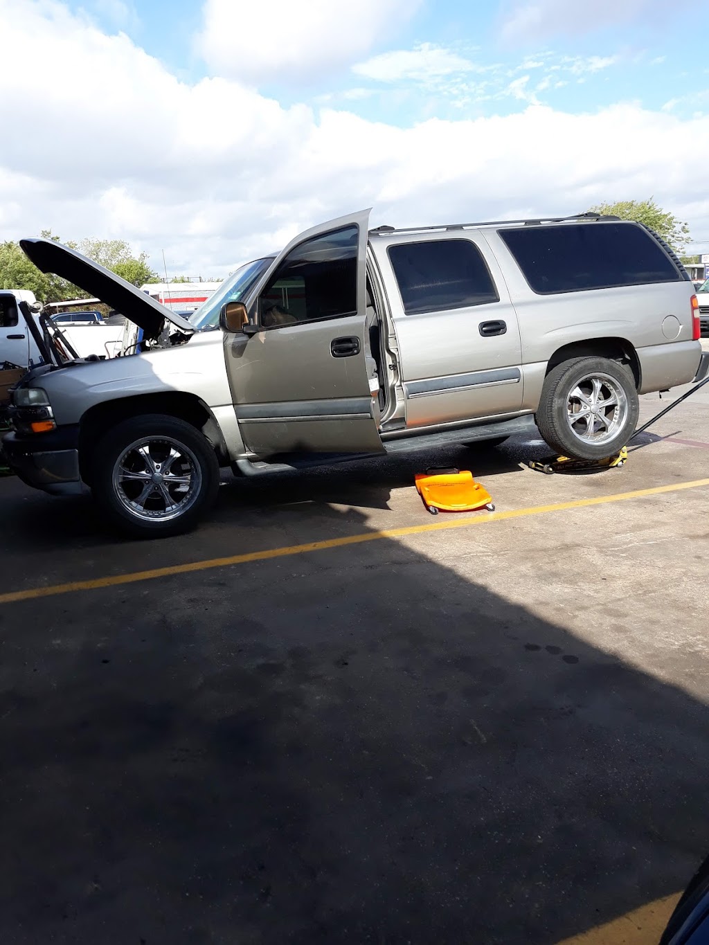 Montoyas Auto Repair | 2315 E Main St suite #5, Grand Prairie, TX 75050, USA | Phone: (214) 395-5912