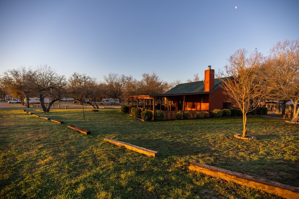 Leisure Resort | 1 River Ln, Fentress, TX 78622, USA | Phone: (512) 213-0112