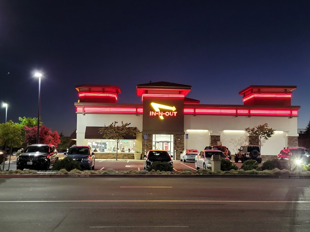 In-N-Out Burger | 5490 Crossings Dr, Rocklin, CA 95677, USA | Phone: (800) 786-1000