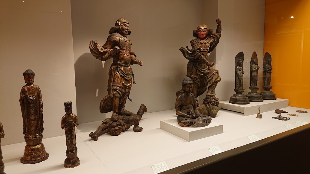 Linden Museum | Hegelpl. 1, 70174 Stuttgart, Germany | Phone: 0711 20223