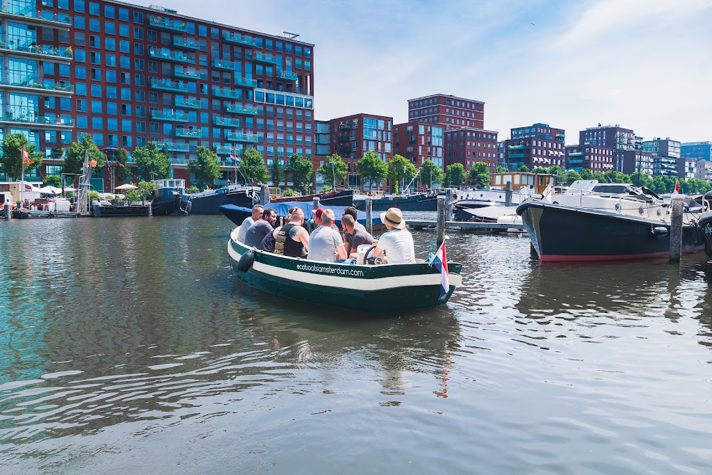 Eco Boats Amsterdam Centrum | Zandhoek 22, 1013 KT Amsterdam, Netherlands | Phone: 06 21617111