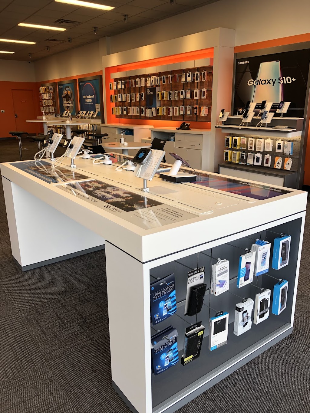 AT&T Store | 2510 S Telegraph Rd Suite E, Bloomfield Hills, MI 48302, USA | Phone: (248) 332-3439