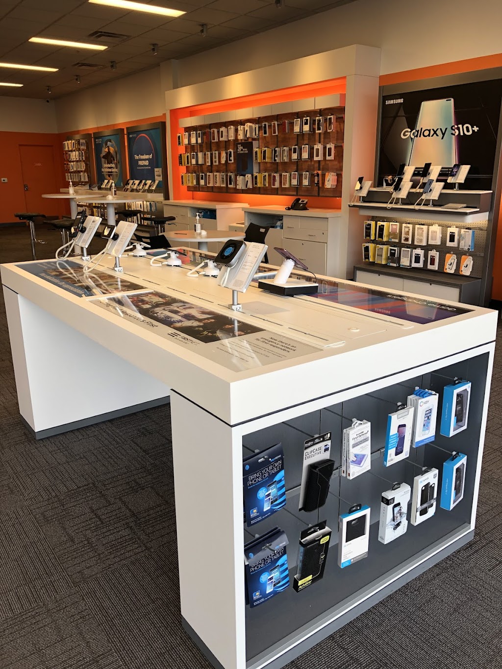 AT&T Store | 2510 S Telegraph Rd Suite E, Bloomfield Hills, MI 48302 | Phone: (248) 332-3439