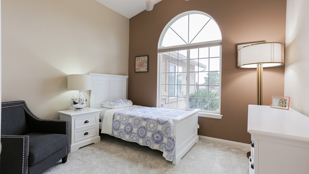 ARYA SENIOR CARE HOME | 18554 Olalee Way, Apple Valley, CA 92307, USA | Phone: (626) 241-4585