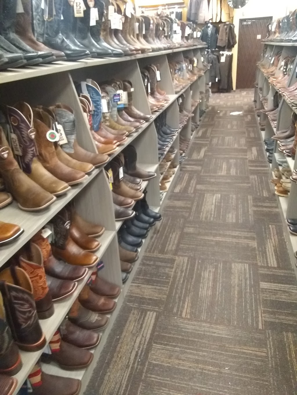 Boot Barn | 27564 Sierra Hwy, Canyon Country, CA 91351, USA | Phone: (661) 251-0888