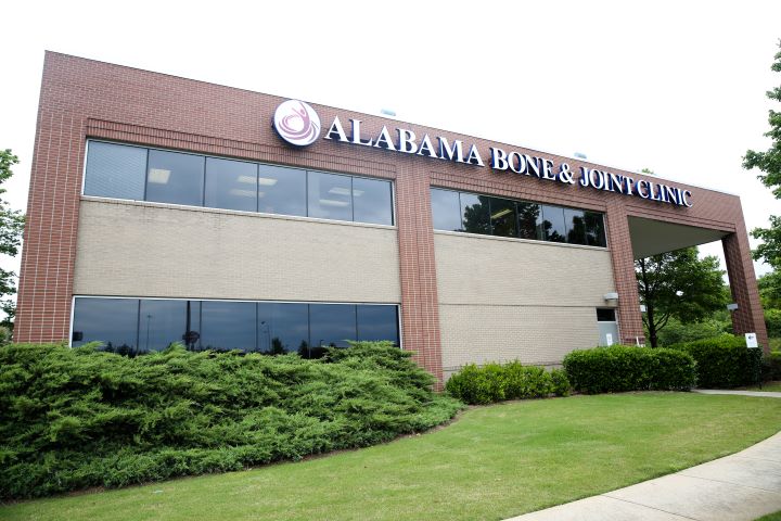 Alabama Bone & Joint Clinic | 120 Cahaba Valley Pkwy Ste 100, Pelham, AL 35124, USA | Phone: (205) 621-3778