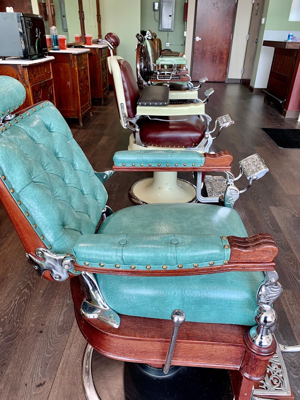1900’s Barber Parlor | 522 W Dundee Rd, Wheeling, IL 60090, USA | Phone: (847) 243-8079
