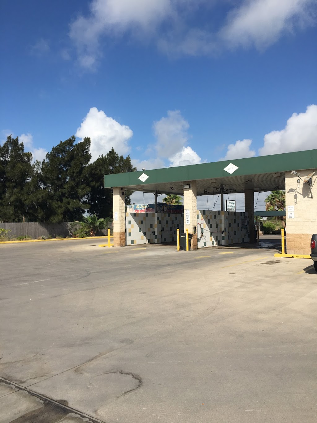 Mango Car Wash | 1529 Waldron Rd, Corpus Christi, TX 78418, USA | Phone: (361) 939-7925