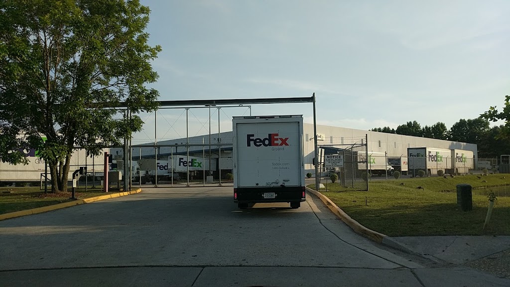 FedEx Ground | 1401 Kelland Dr, Chesapeake, VA 23320, USA | Phone: (800) 463-3339