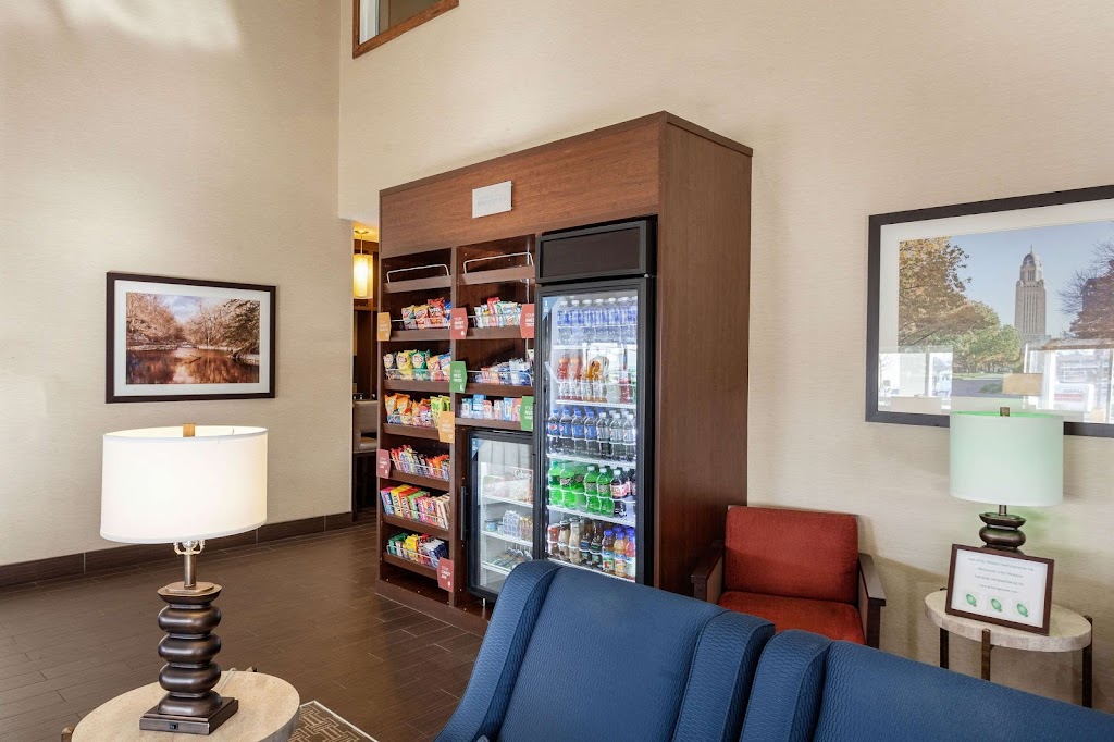 Comfort Suites University | 4231 Industrial Ave, Lincoln, NE 68504 | Phone: (402) 476-8080