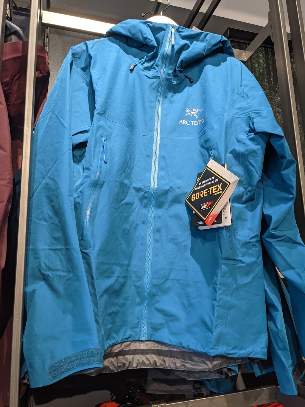 ARC’TERYX Outlet | Livermore | 2750 Livermore Outlets Dr, Livermore, CA 94551, USA | Phone: (925) 667-4187