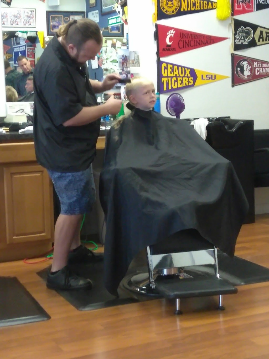 Lukes Barber Shop | 35212 US Hwy 19 N, Palm Harbor, FL 34684 | Phone: (727) 789-1575