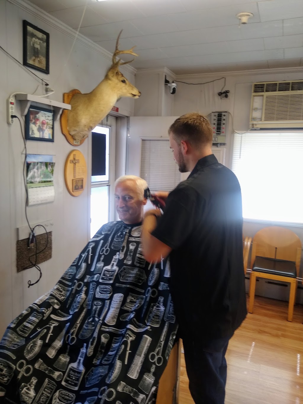 Palumbos Barber Shop | 15 Maple Ave, Netcong, NJ 07857, USA | Phone: (973) 769-5046